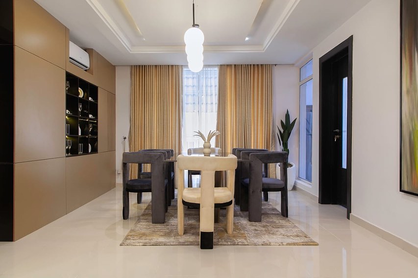 Gallery/4b21122b-9ebb-41c2-83dc-d0a898959eef_NEW_LISTING_Luxury_3Bedroom_in_Oniru_Estate_V_I_Facilities_Spacious (2).jpg